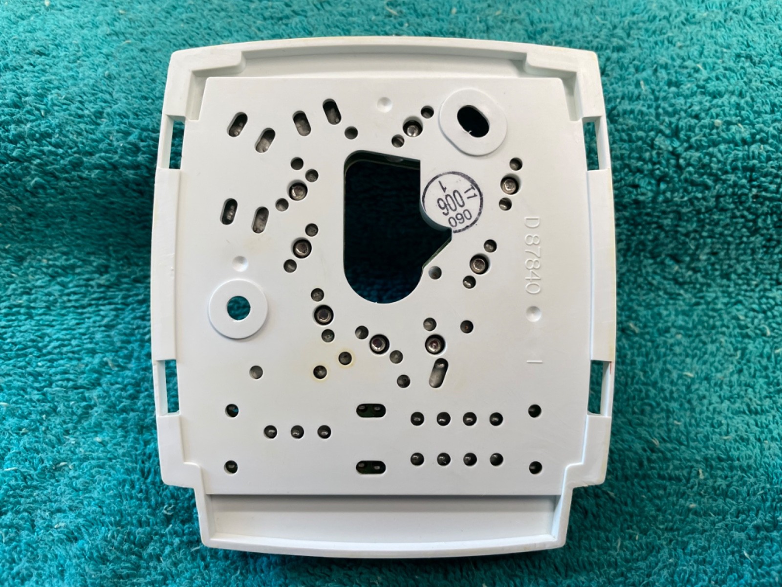 Robertshaw CM260 Basic Heat & Cool Thermostat & Subbase "White"