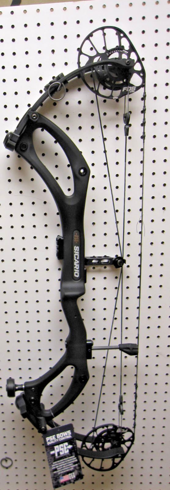 New 2026 PSE Sicario, 70#, DL 24.5"-30", RH, FDS Cam, 357fps-Carbon Bow-Black