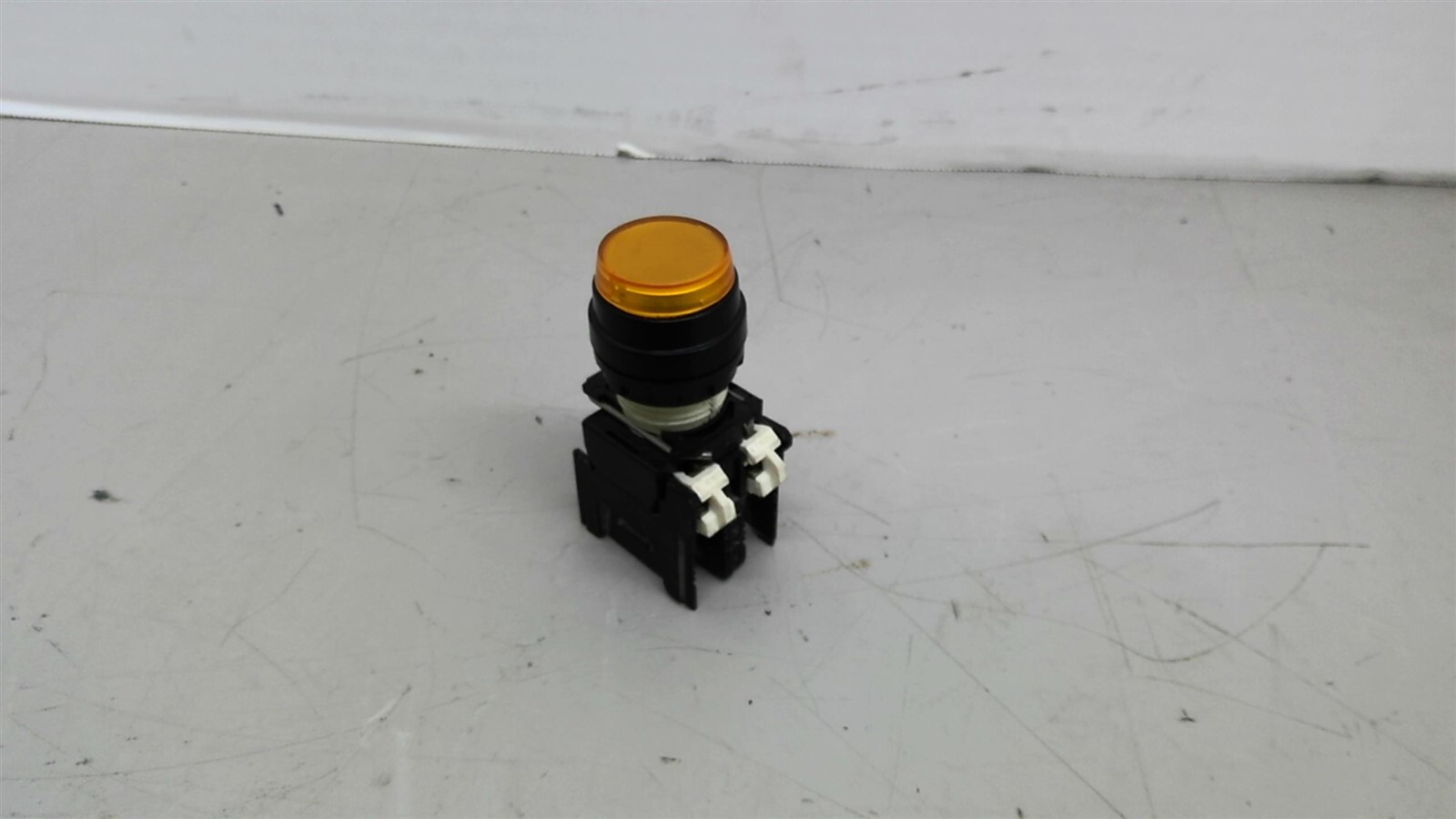 Square D 9001-DFSN Push Button Switch Amber