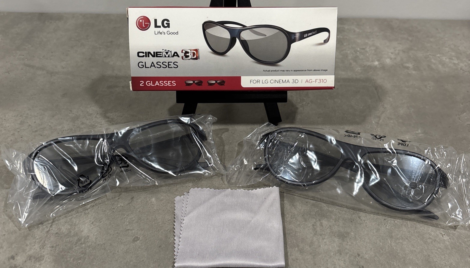 LG AG-F310 Cinema 3D Glasses - Black - 2 Pairs Of Glasses