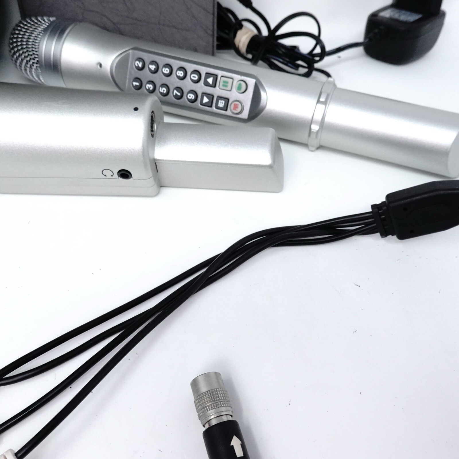 Enter Tech MagicSing Karaoke Microphone + Main Cable + Case + Wireless Mic *READ
