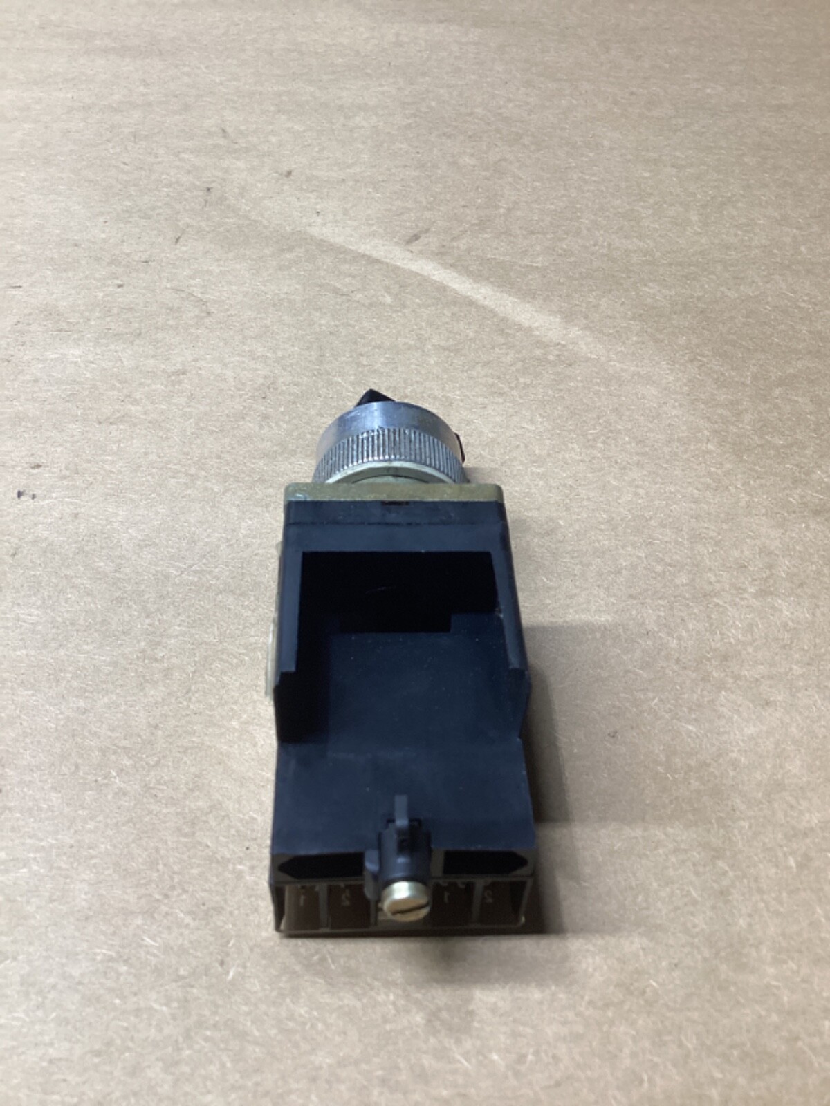 ALLEN BRADLEY 800MR-HX2B SERIES A 2 POSITION SELECTOR SWITCH #134M13