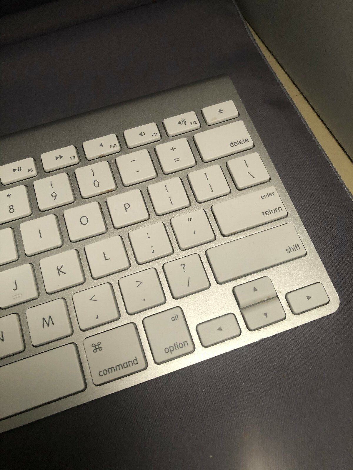 ALUMINUM WHITE APPLE WIRELESS KEYBOARD A1314 BLUETOOTH