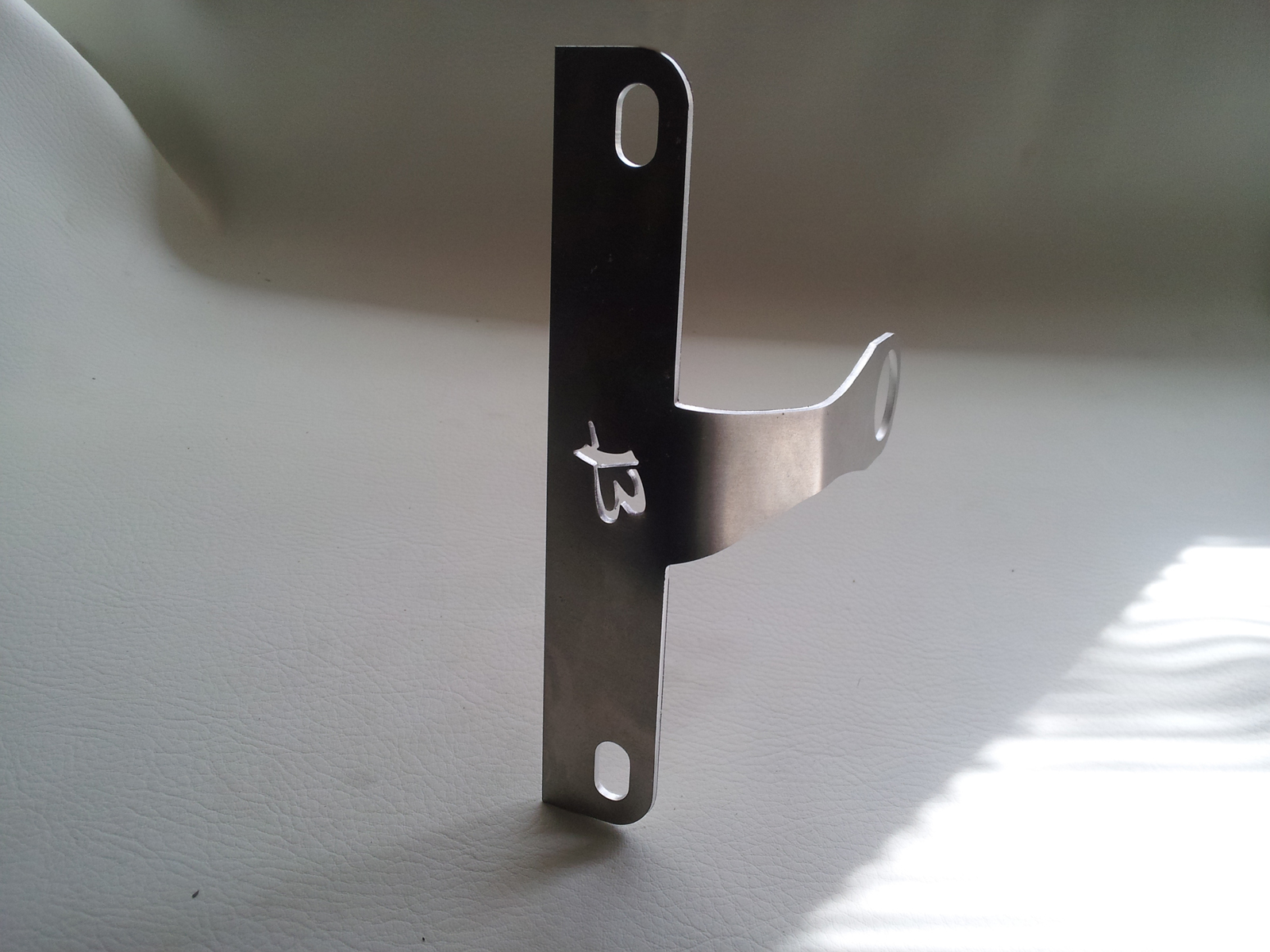 Cafe Bike, Cafe Racer Custom Side mount Vertical License Plate Relocator Bracket