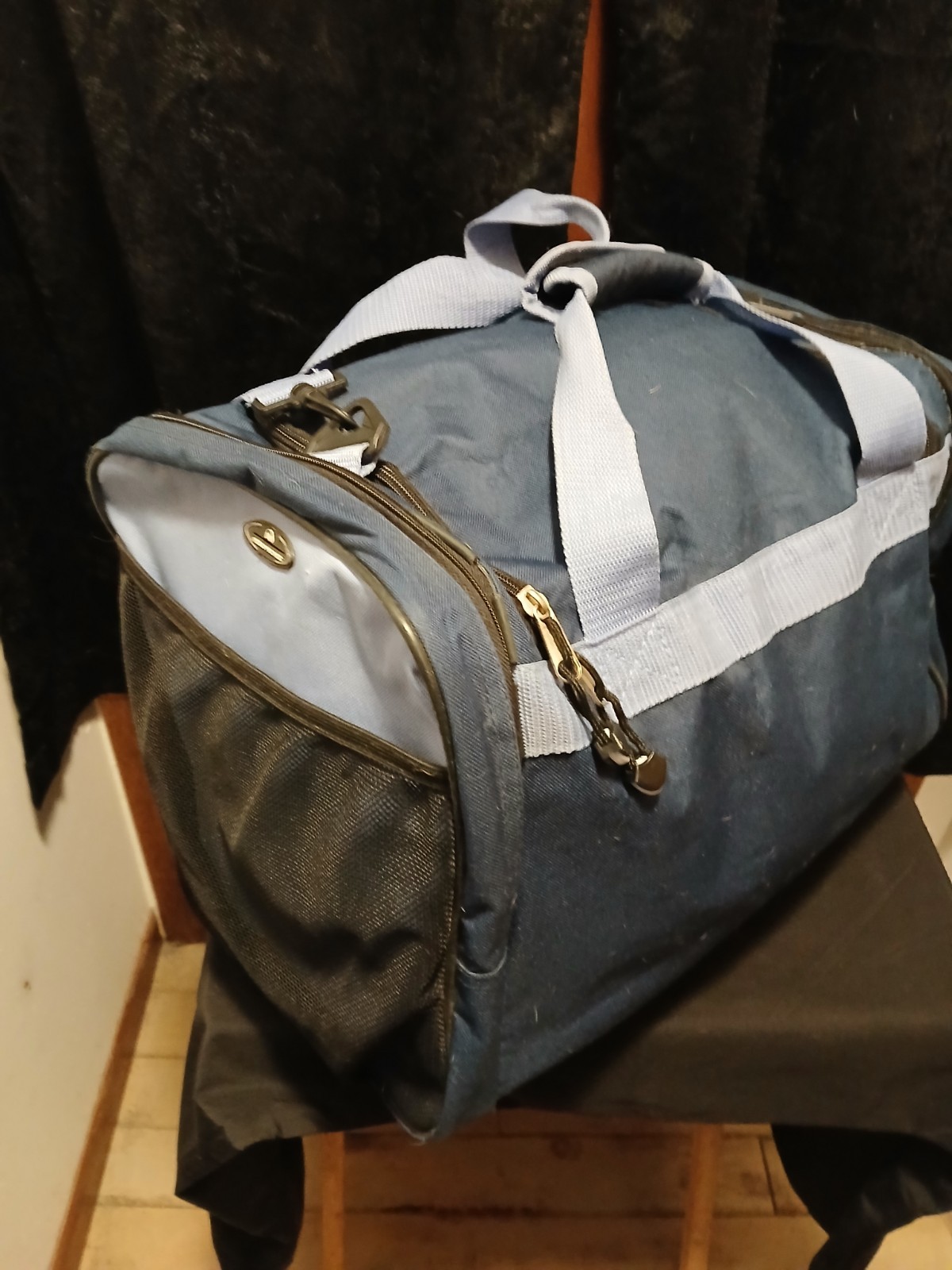 🛑Spalding Blue Duffle Sports Bag With Zipper Pockets 18x10x10"🛑#K