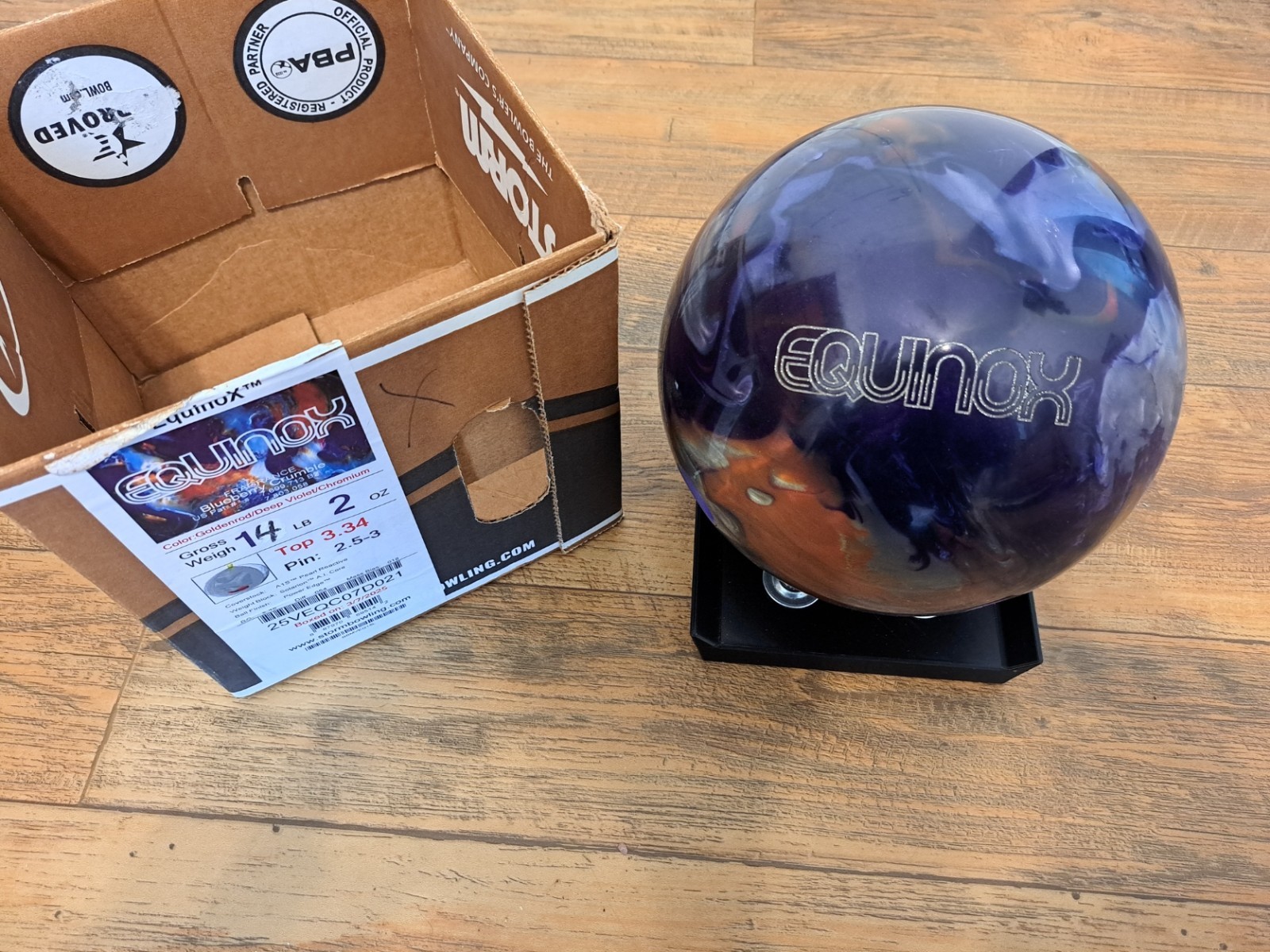 Used Storm Equinox 14 Lb Bowling Ball Single Drill Very Low Games