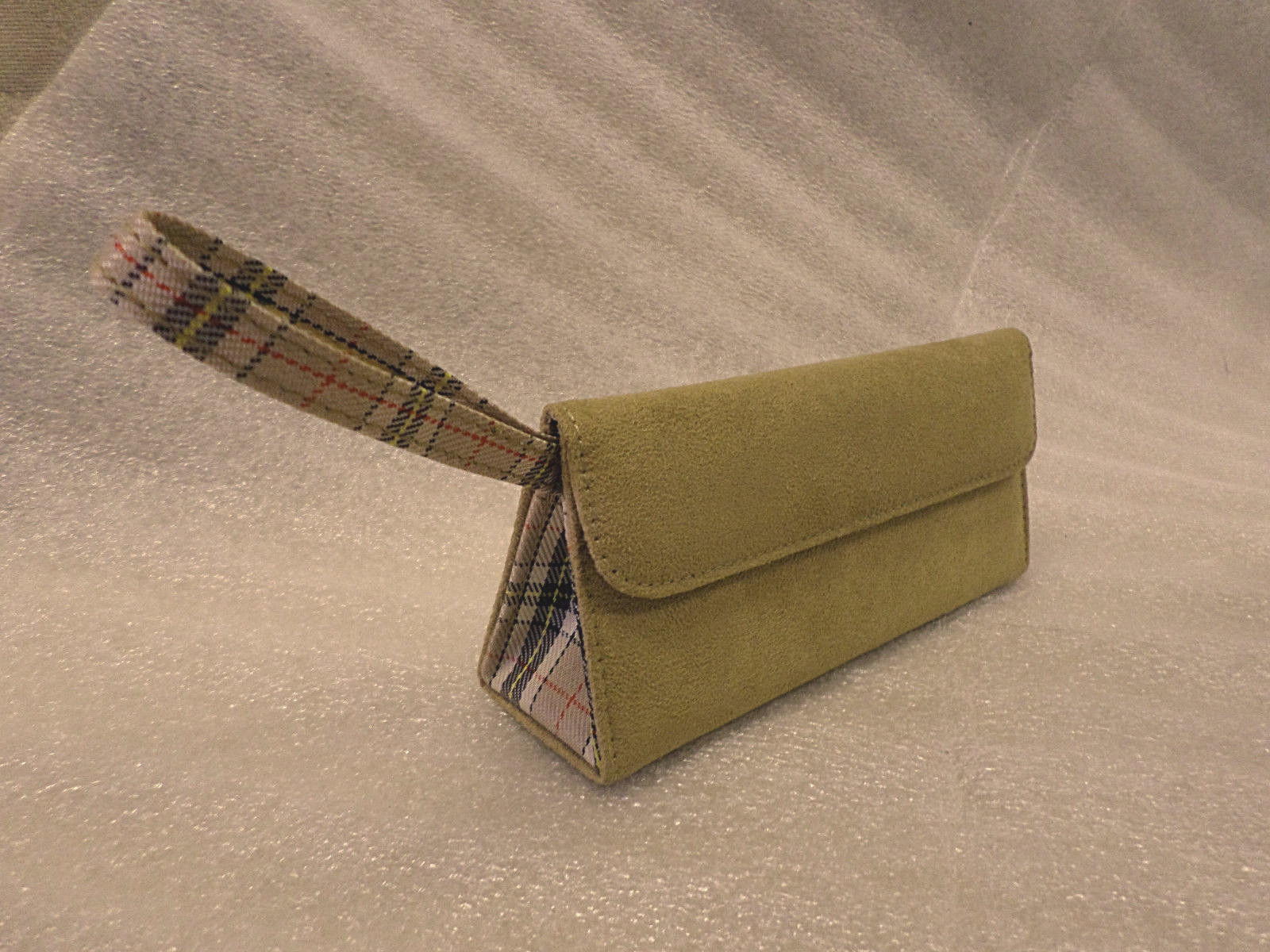 3004M Tan Faux Suede Eyeglass Case Self Standing w/Plaid Strap Magnet Close NEW