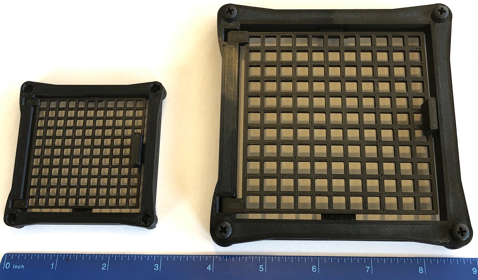 3D Printed Screen Feeding Portal