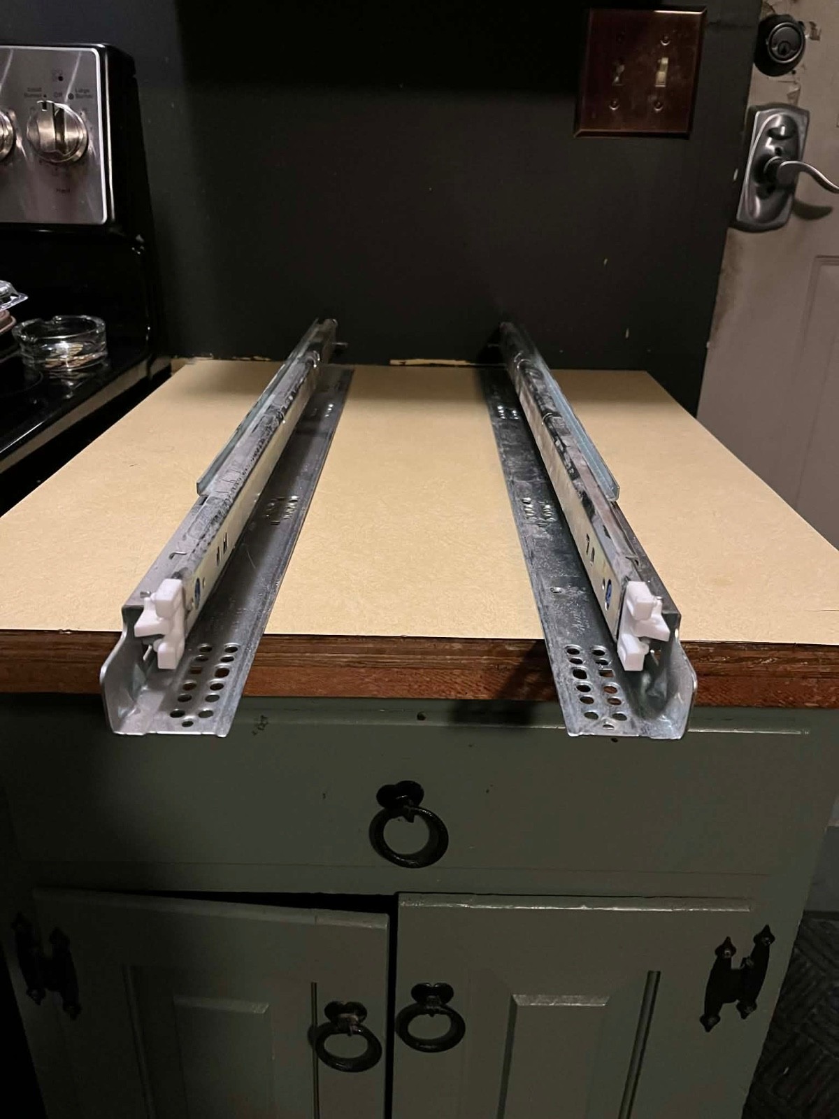 Accuride 3135EC - 28" ECLIPSE EASY-CLOSE AND UNDERMOUNT SLIDE