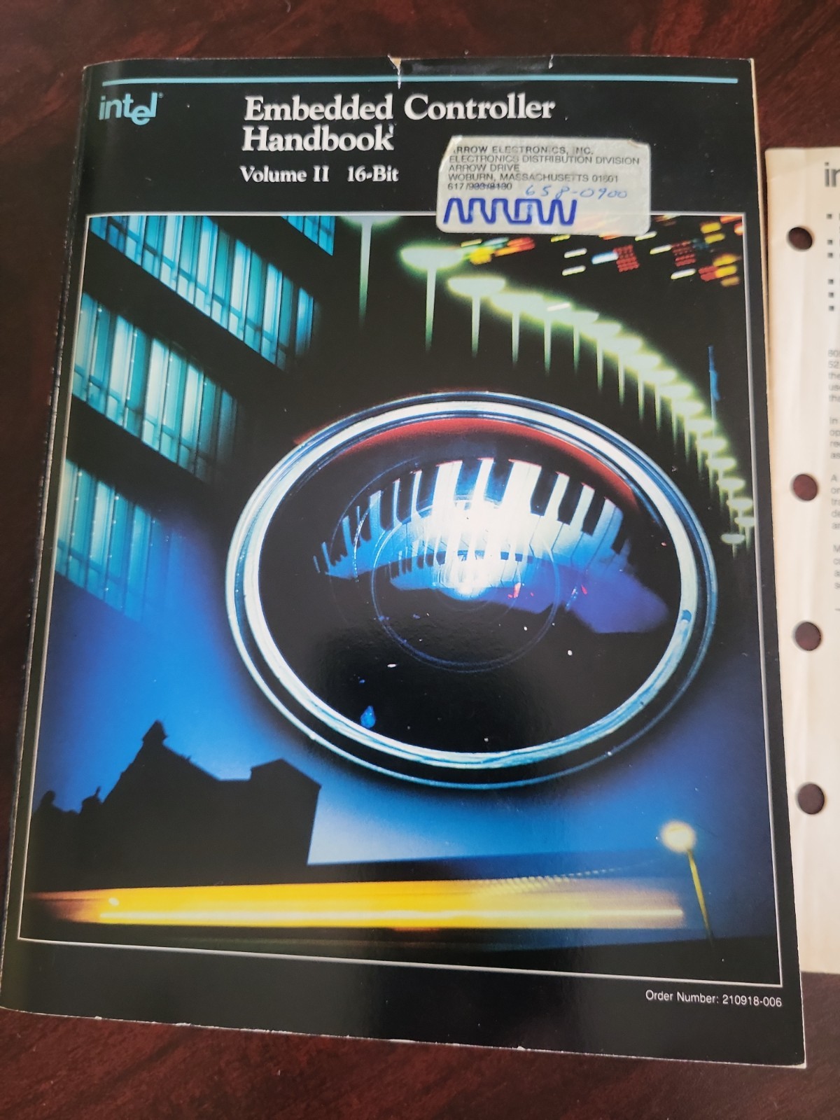 Vtg. INTEL Embedded Controller Handbook Volume 2 16-bit 1988 Edition