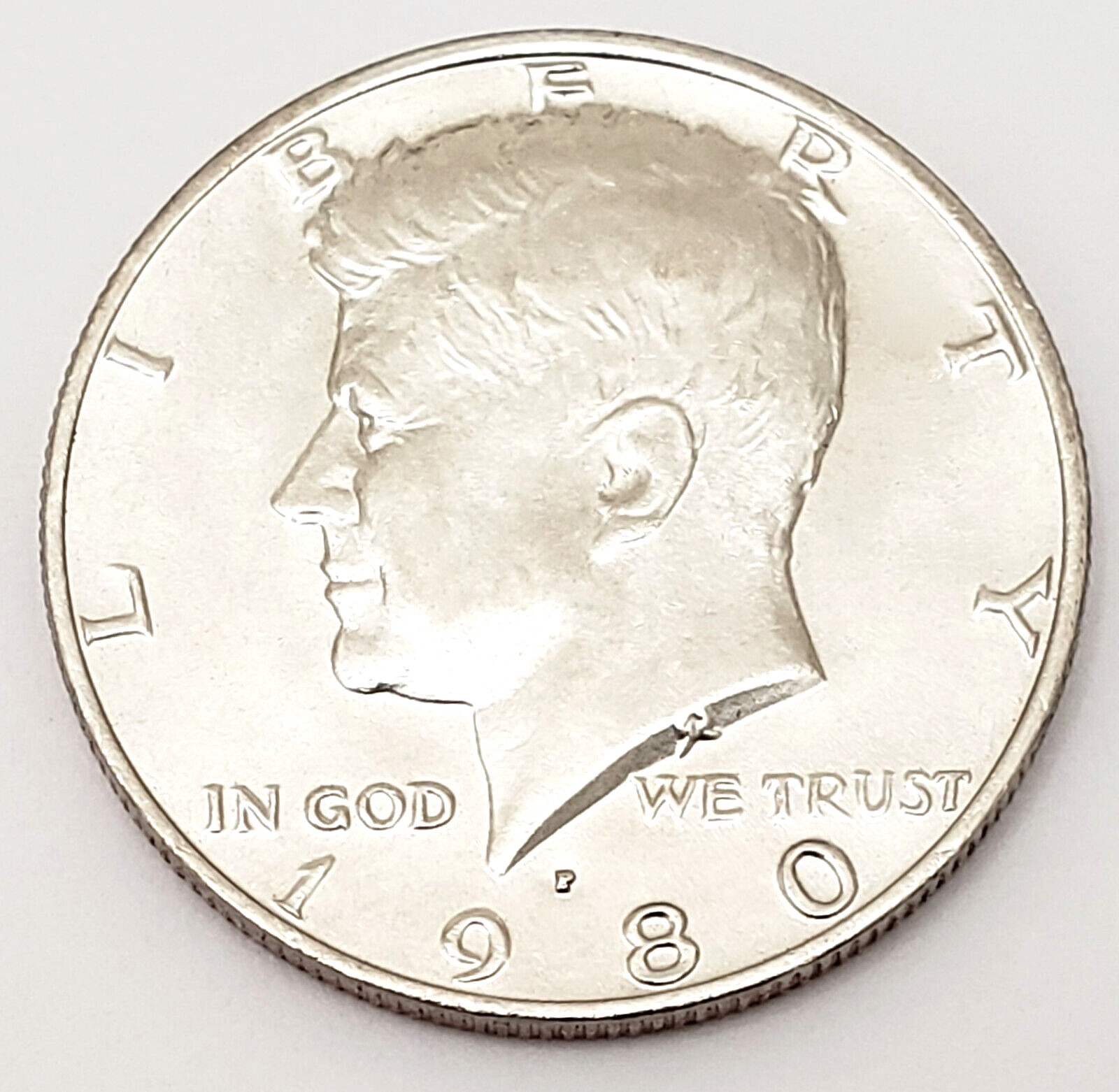 1980 P KENNEDY HALF DOLLAR  AVE CIRCULATED **FREE SHIPPING**