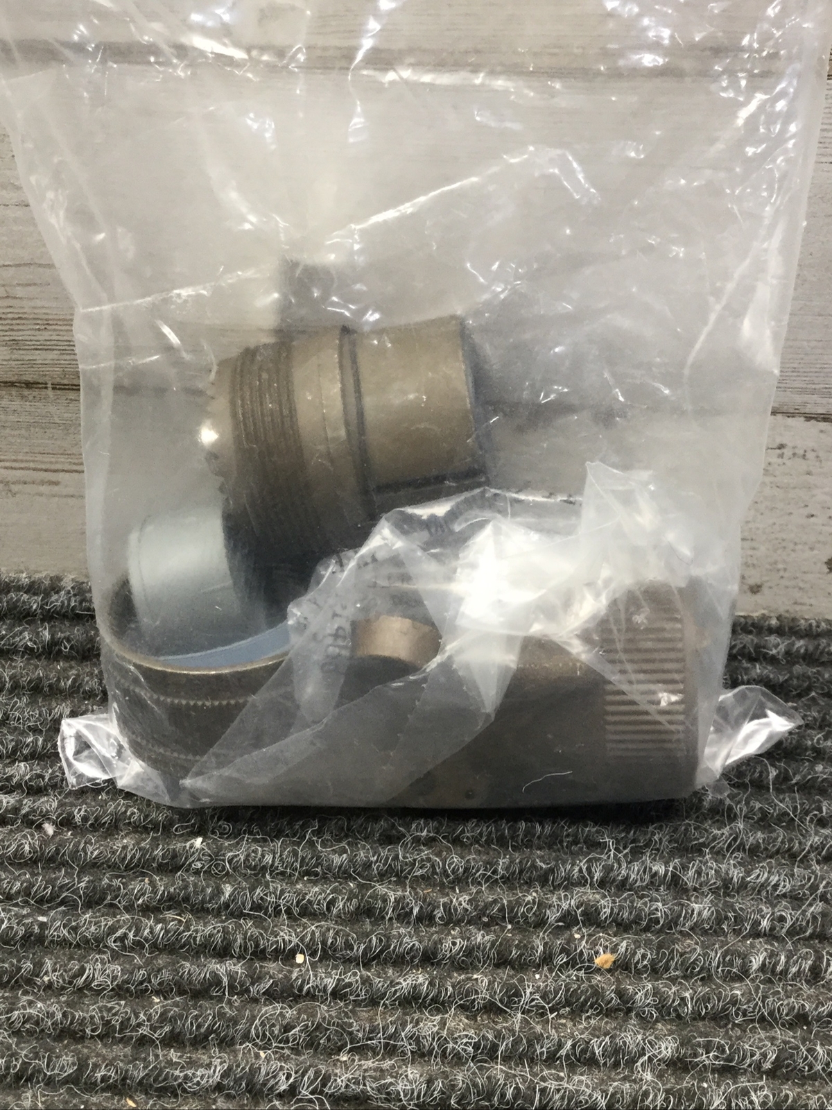 New ITT MS3106F24-9SW Connector