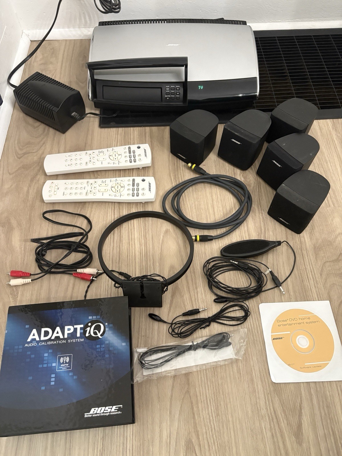 Bose Lifestyle AV18 DVD/CD Home Theater Media Center Speakers And (2) Remotes