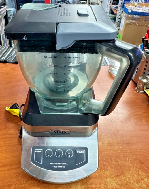 Ninja Professional 1000 Watt Blender/ NJ600 / 40 oz PLEASE SEE DESCRIPTION