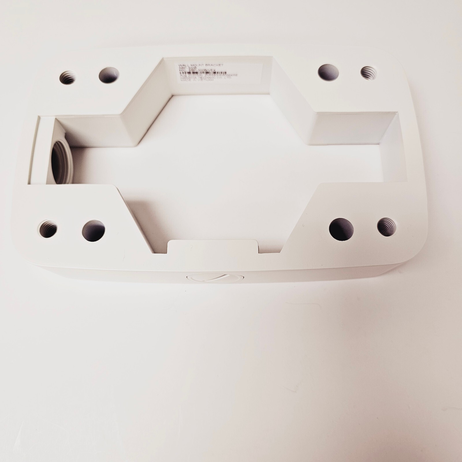 Hanwha Techwin SBP-300B Wall Mount Bracket NEW
