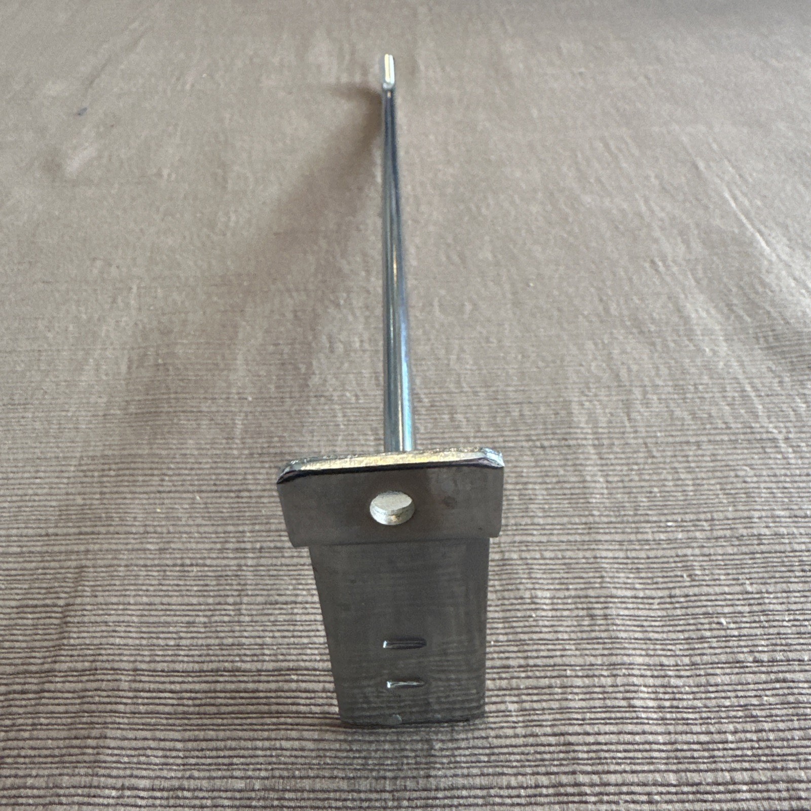 11” Slat Wall Hooks - 25 Hooks