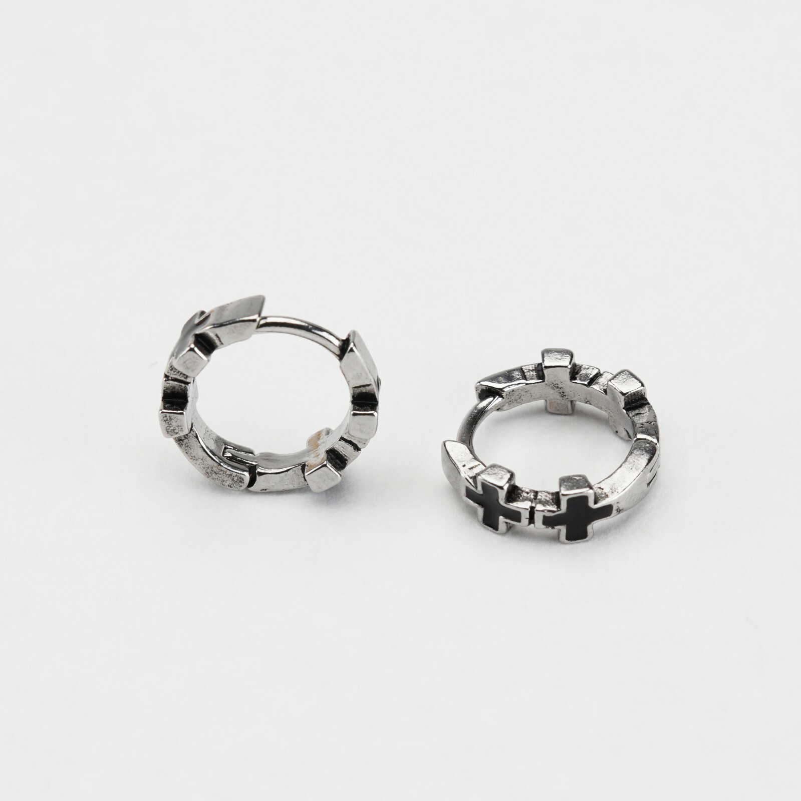 2pcs Retro Stainless Steel Cross Hoop Huggie Stud Earrings Stud Pierceing