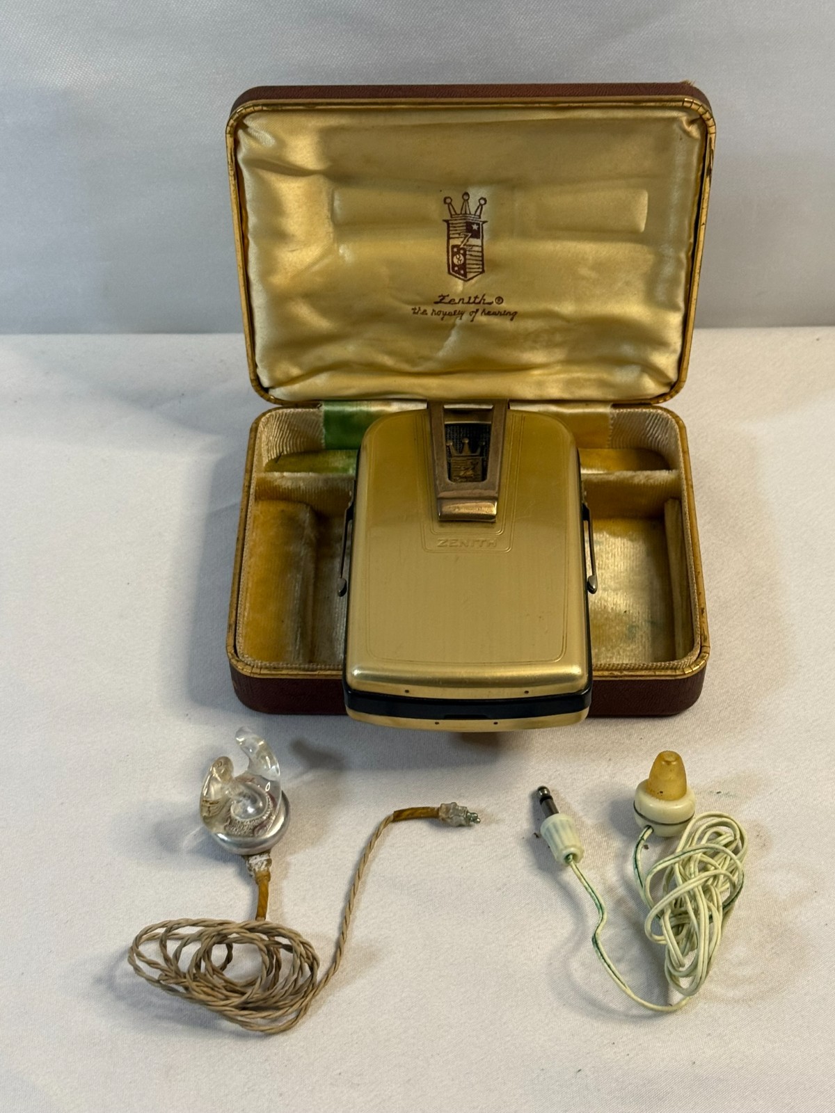 Vintage Zenith Hearing Aid Pocket Body Aid w Case Mid Century Medical