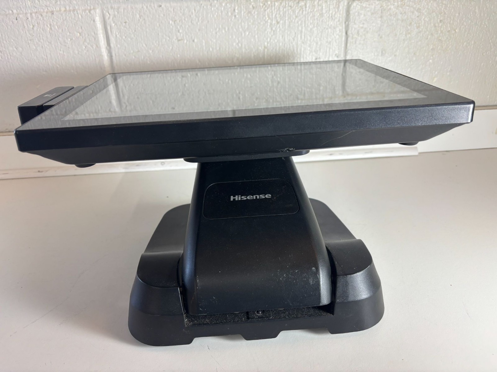 Hisense HK570E POS Touchscreen Computer Windows 10 Enterprise Reset