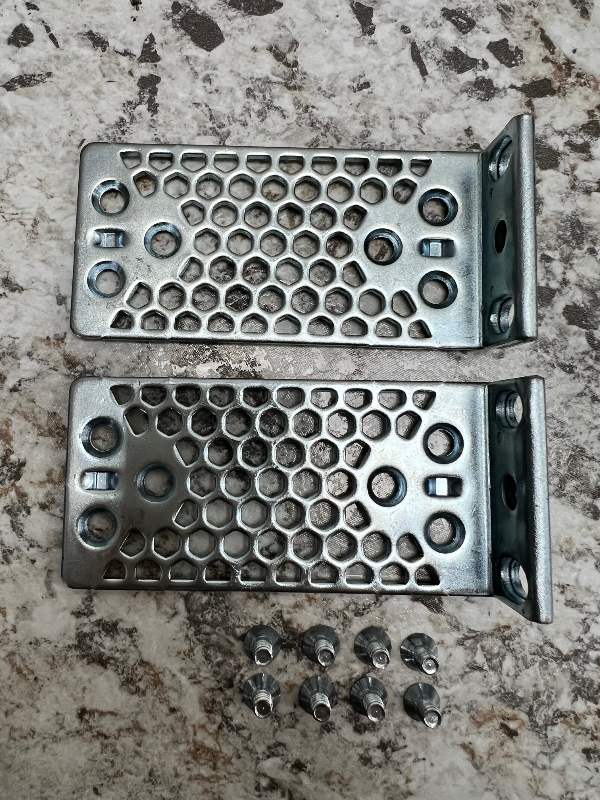 Cisco 700-08209-01 1U Rack Mount Bracket ears Screws 3550 C3750 C3560