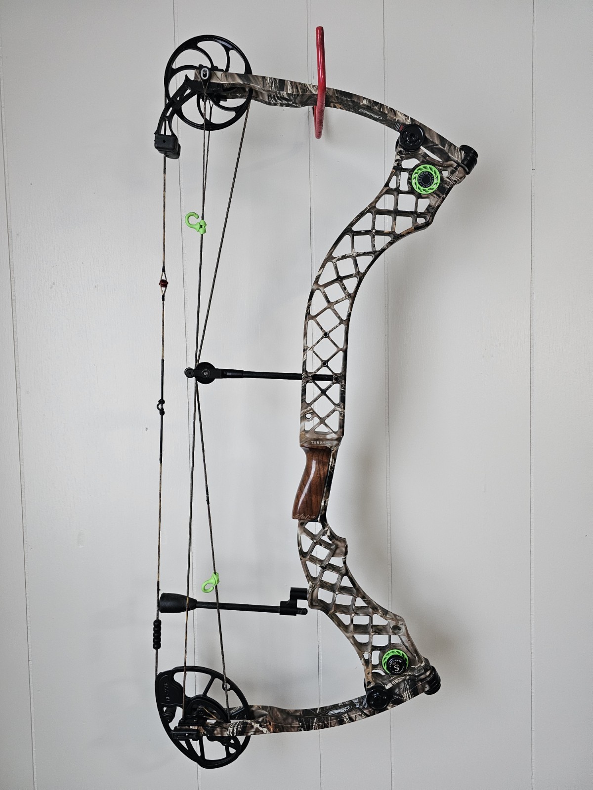 Mathews Helim Heli-m Compound Bow