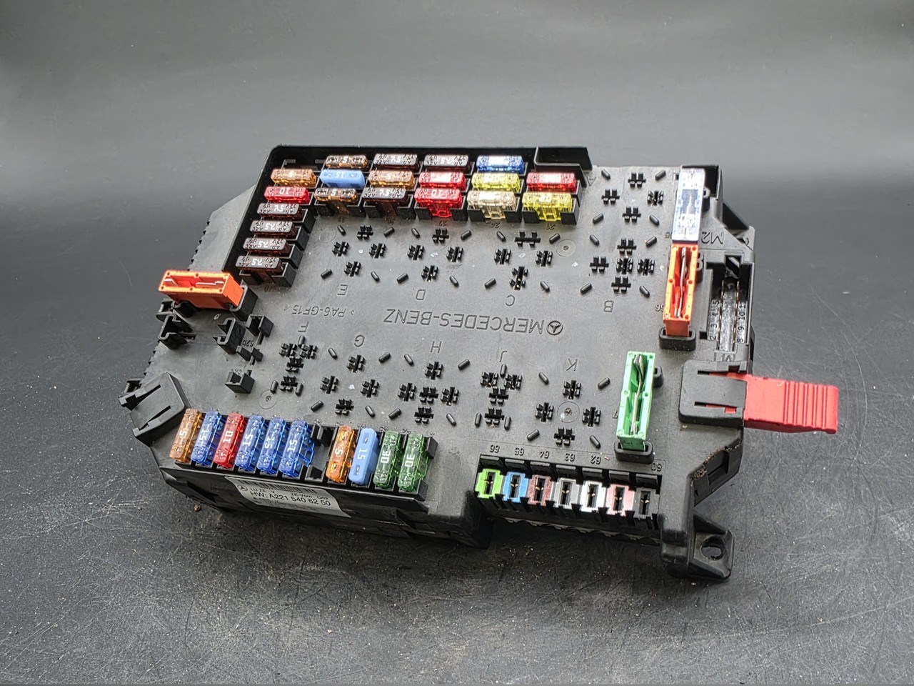 OEM 07-09 Mercedes W221 W216 Front SAM Fuse Box A2215406250 Used