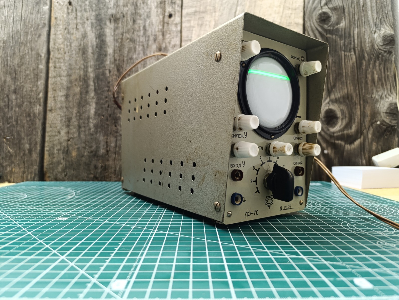 Vintage oscilloscope LO-70 WORKING