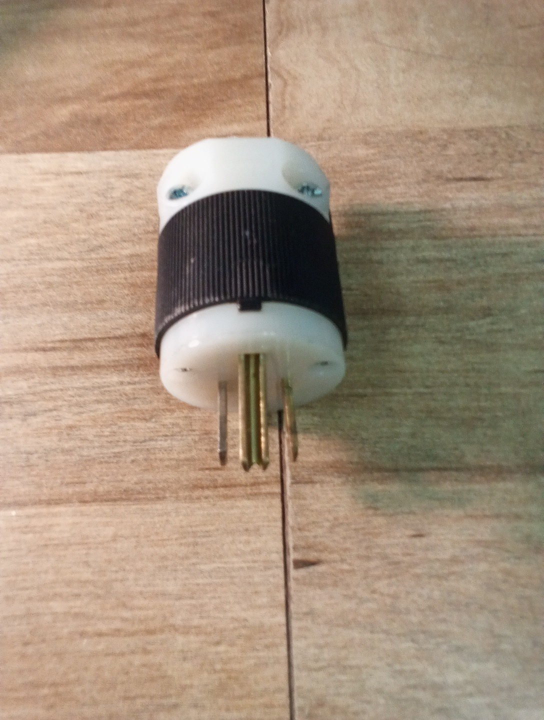 Hubbell HBL5266C Plug 15A 125V