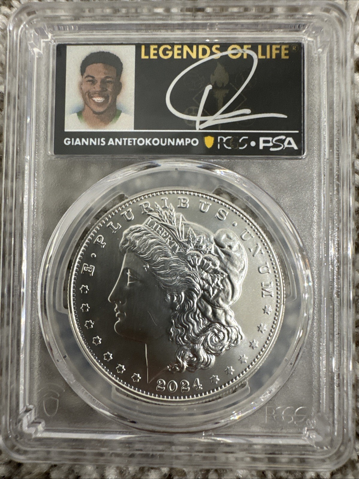 Legends of life, Giannis Antetokounmpo 2024 Morgan Dollar $1 PCGS Ms70 PSA auto