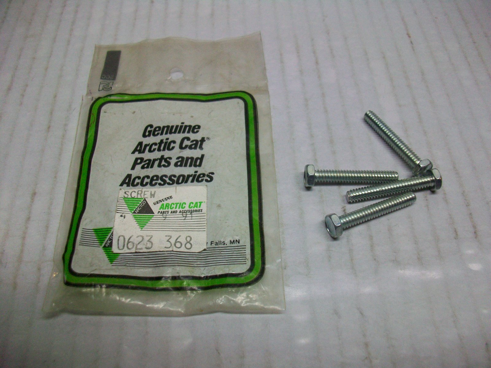 ARCTIC CAT SCREW 0623-368 Qty-4