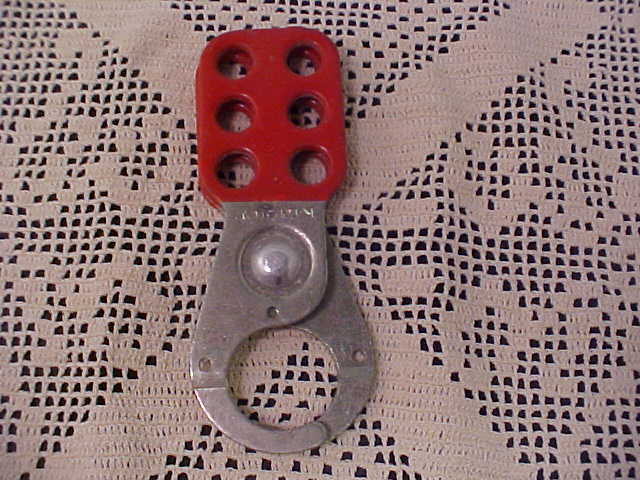 Master Lock Lockout Hasp Snap-On 6 Lock Red Rubber Good Condition