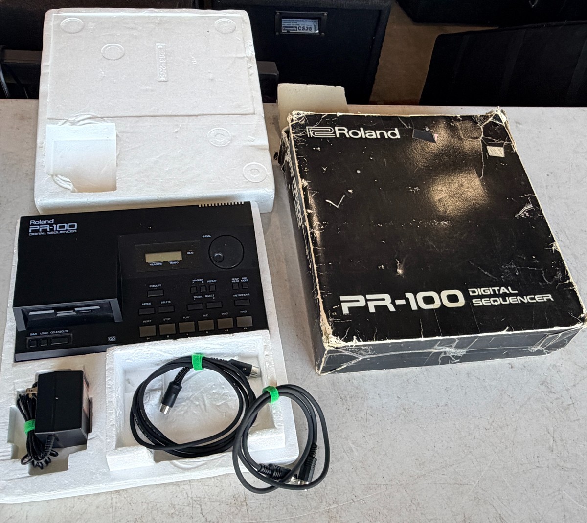 Roland PR 100 Digital Sequencer MIDI Music Production Controller w/ Box & Cables