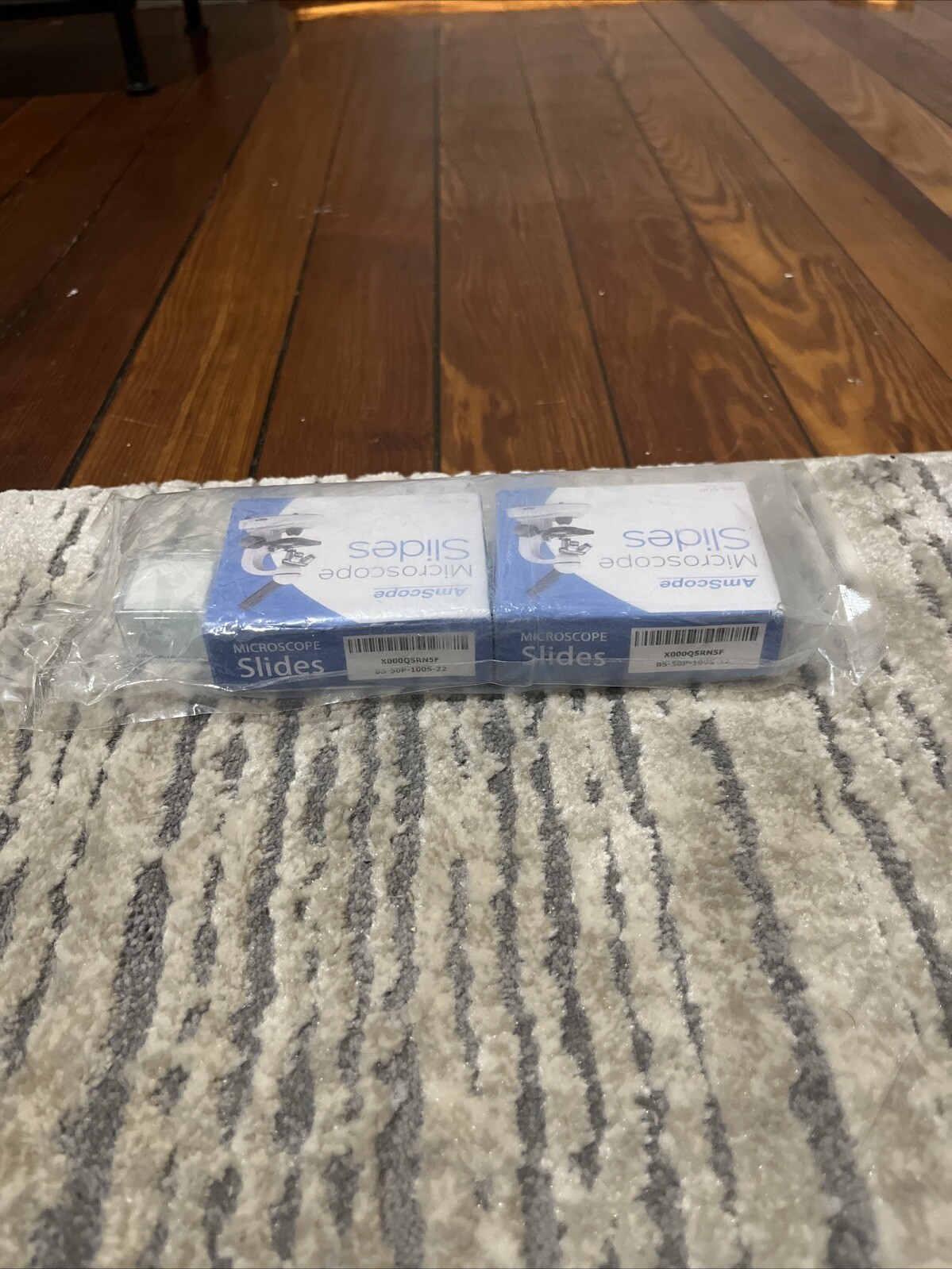 AmScope 100 Pre-Cleaned Blank Microscope Slides + 100 22x22mm Square Cover Glass