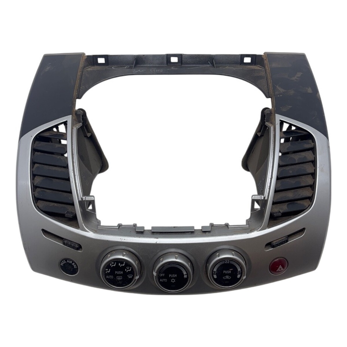 Mitsubishi L200 MK4 (2010-2011) Vent Fascia Panel MN179800ZZ