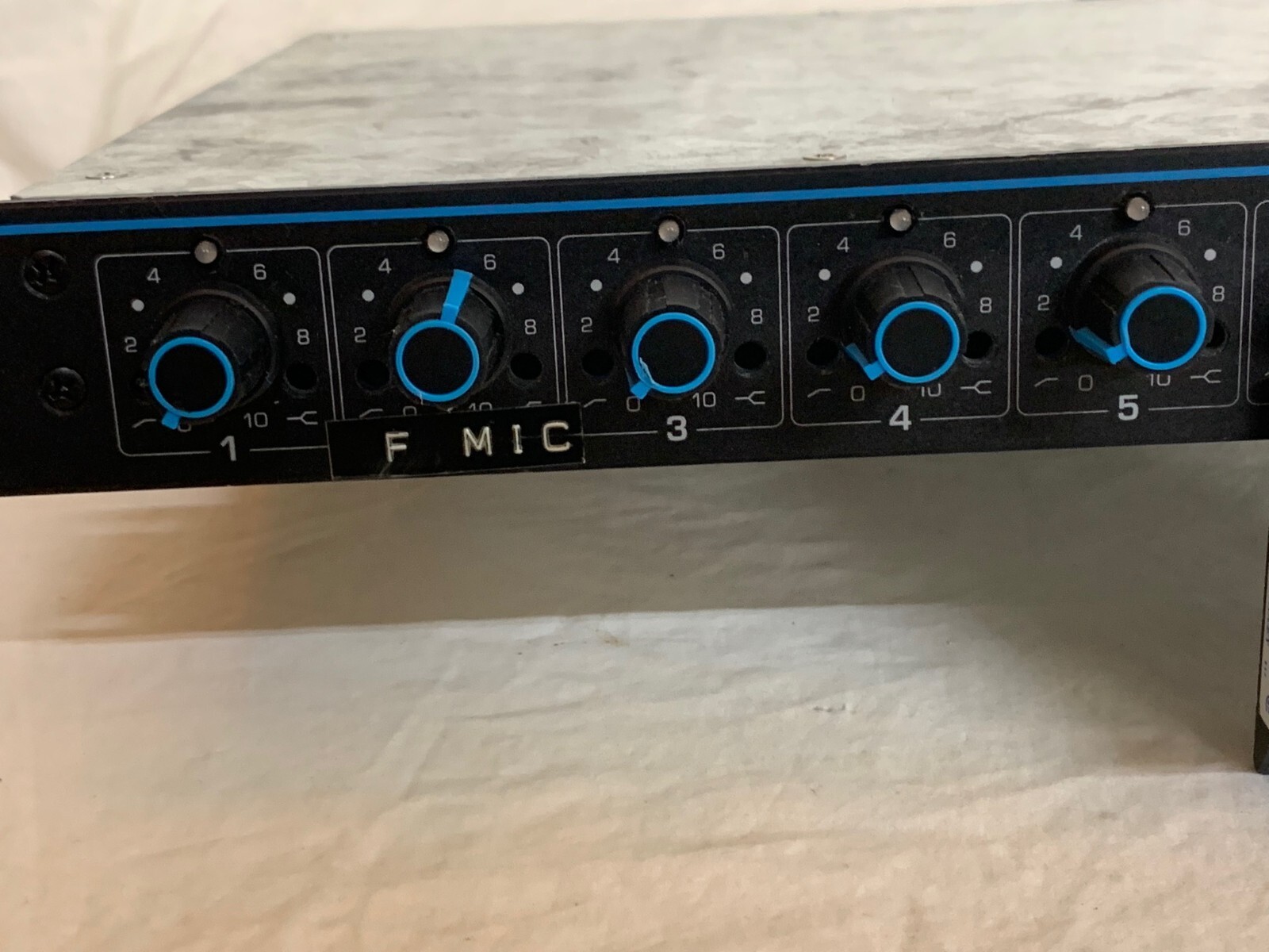 Shure SCM810 8 Channel Automatic Microphone Mixer with INTELLIMIX