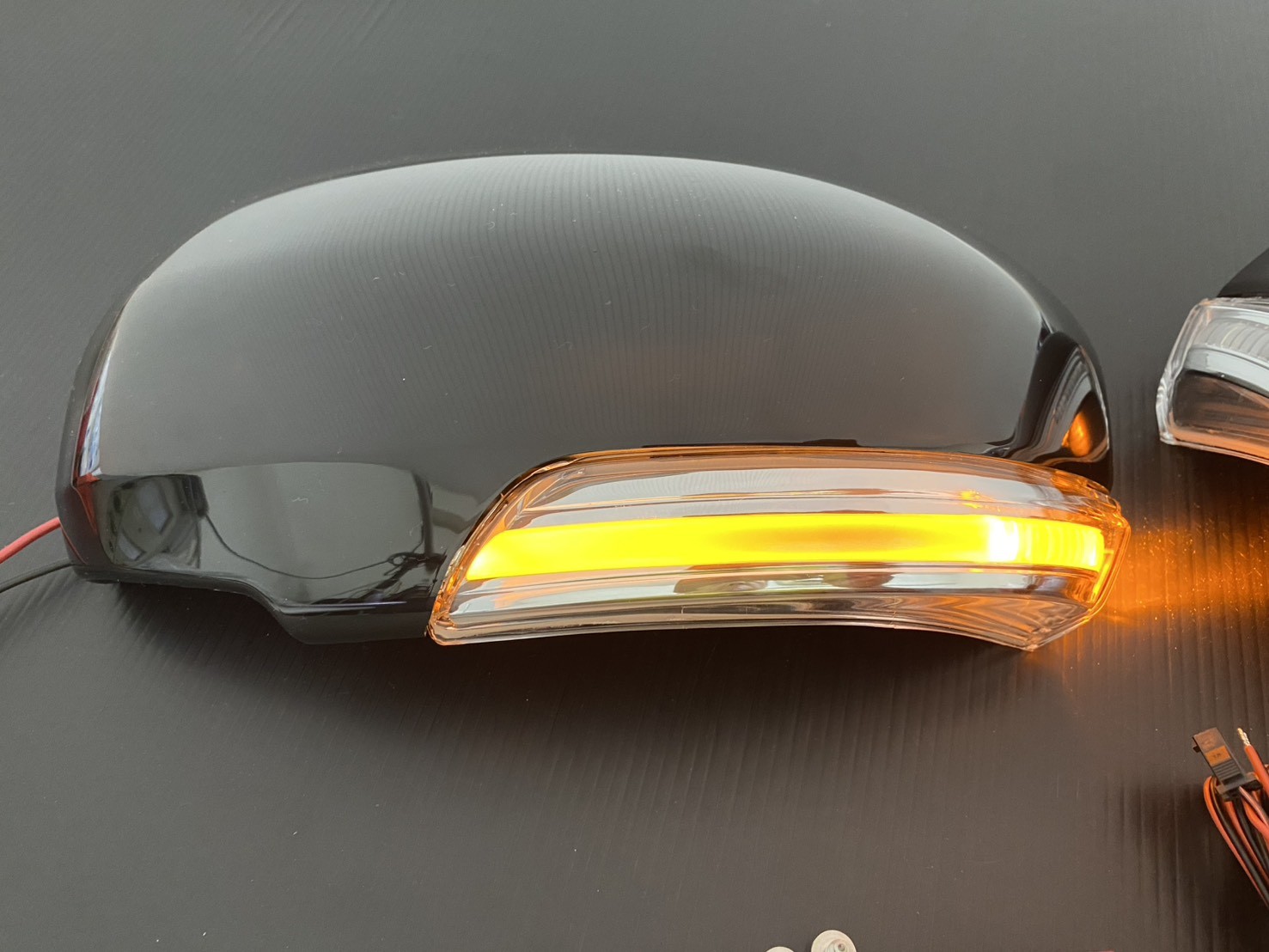 For TOYOTA VENZA 2009-2012 LED door mirror cover turn signal light-unpainted