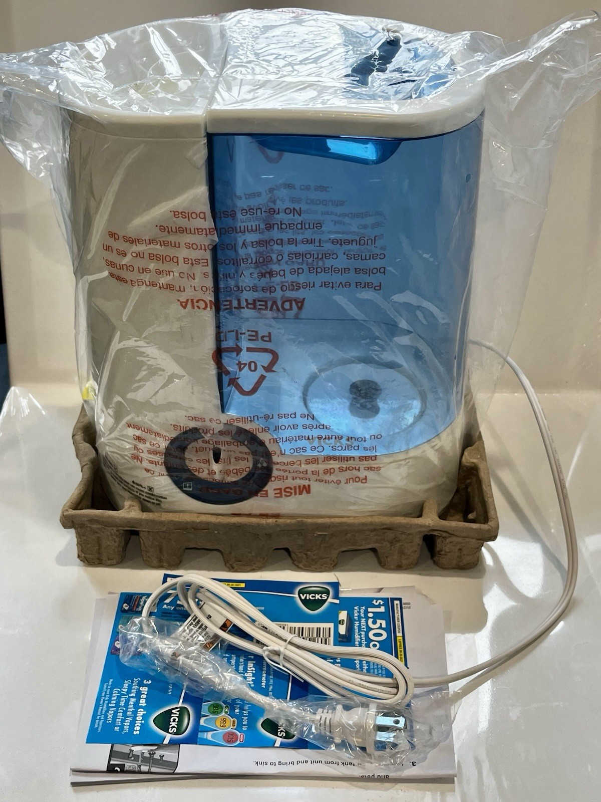 Vicks V750 Warm Mist Room Humidifier 1.0 Gallon Capacity NEW No Box