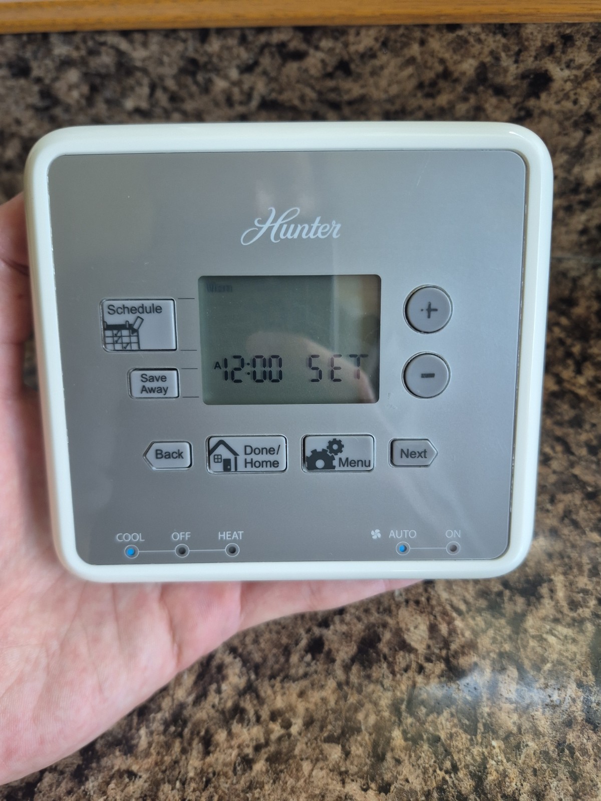 Hunter Universal Thermostat 44272 Programmable - Tested -