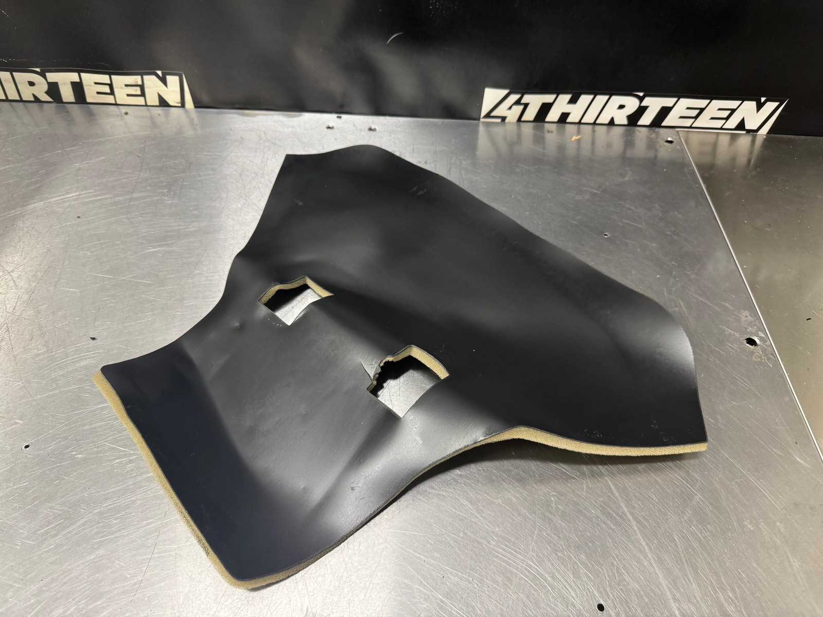 97-04 C5 CORVETTE CENTER CONSOLE PADDING 10246902 #K56
