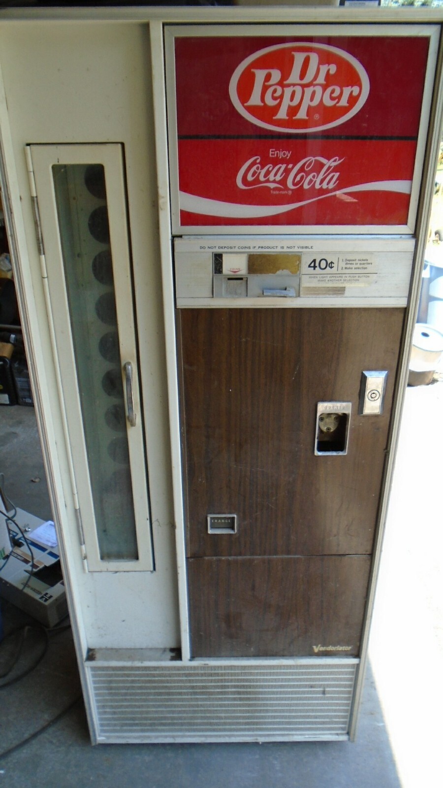 Vintage Vendorlator VF-90 (VF90D) Side Door Dr. Pepper Machine Coke Coca Cola