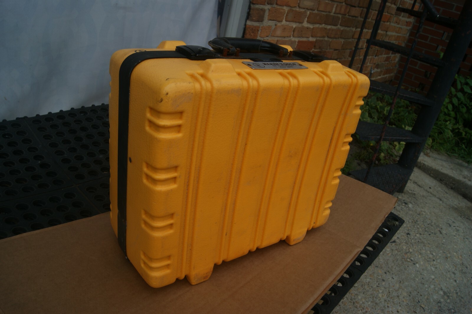 KLEIN TOOLS FOR ELECTRICIAN WITH HARD YELLOW CASE