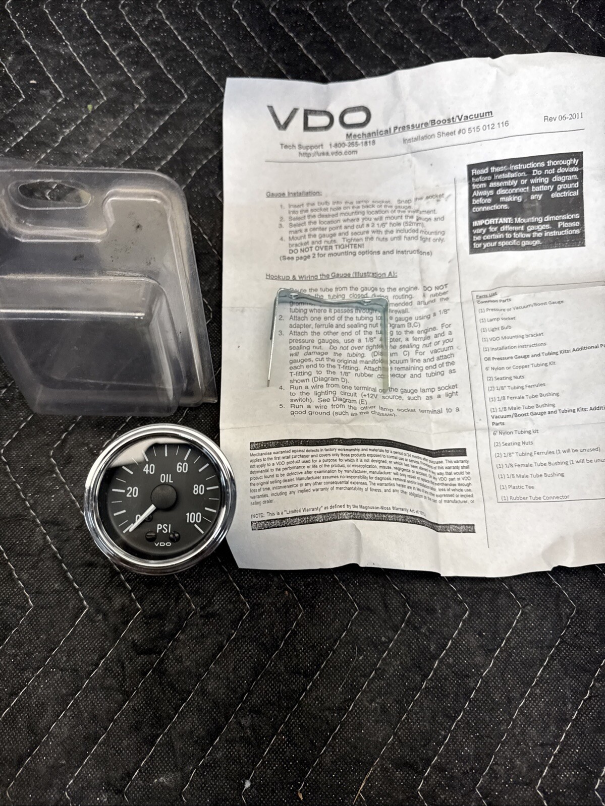 VDO Oil Pressure Gauge Chrome 100 PSI 701-2136 (GA-52) New Old Stock