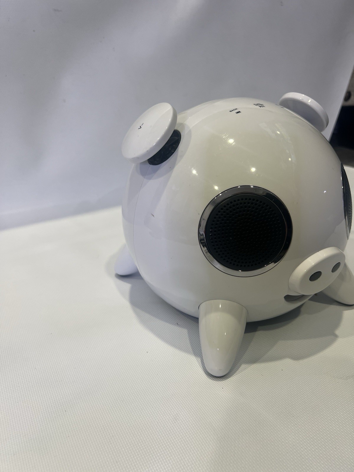 Amethyst AIP iPig iPod Docking Station Digital Active Loudspeaker Stereo White