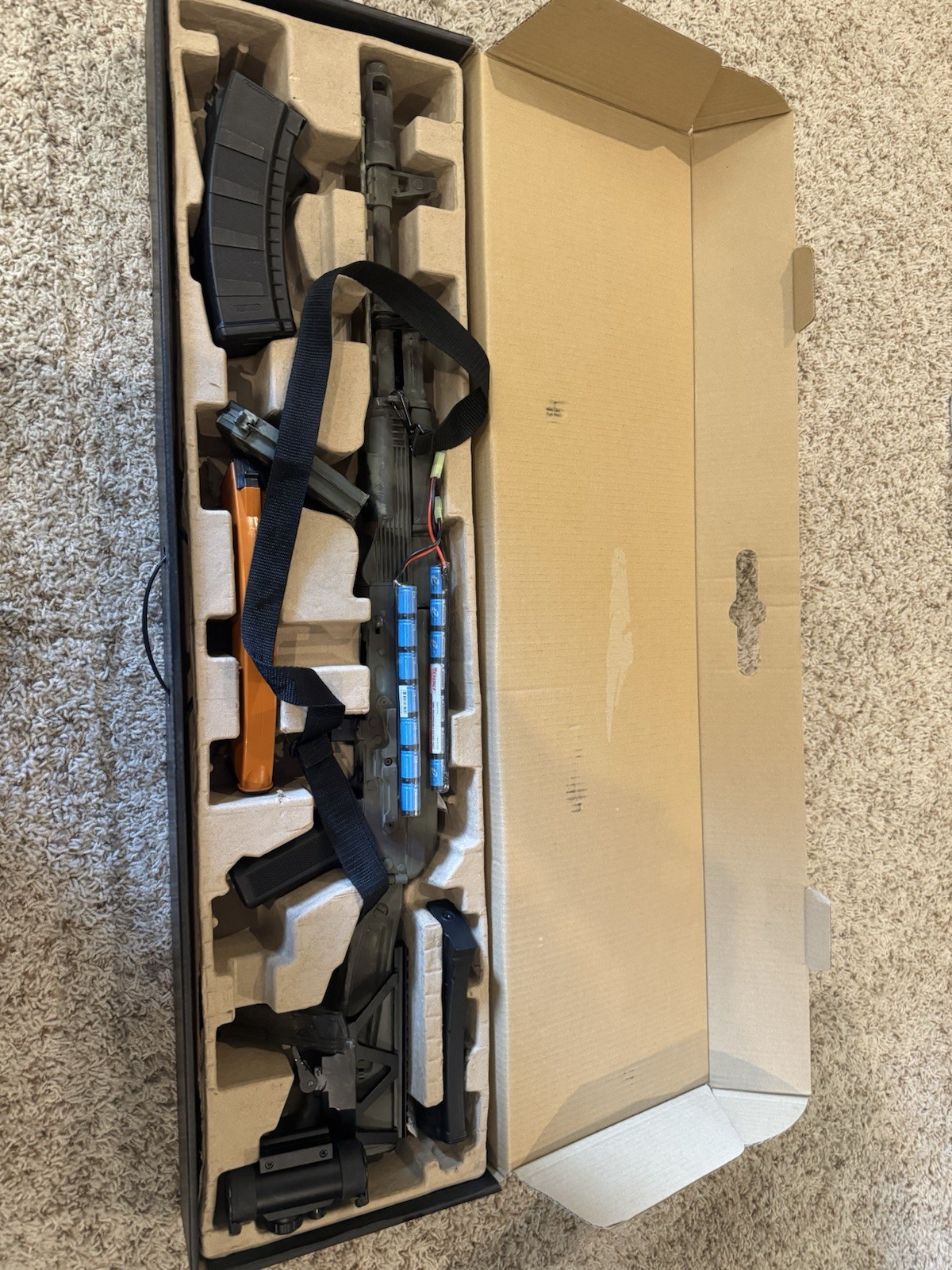 Airsoft starter kit. Lancer Tactical AK74