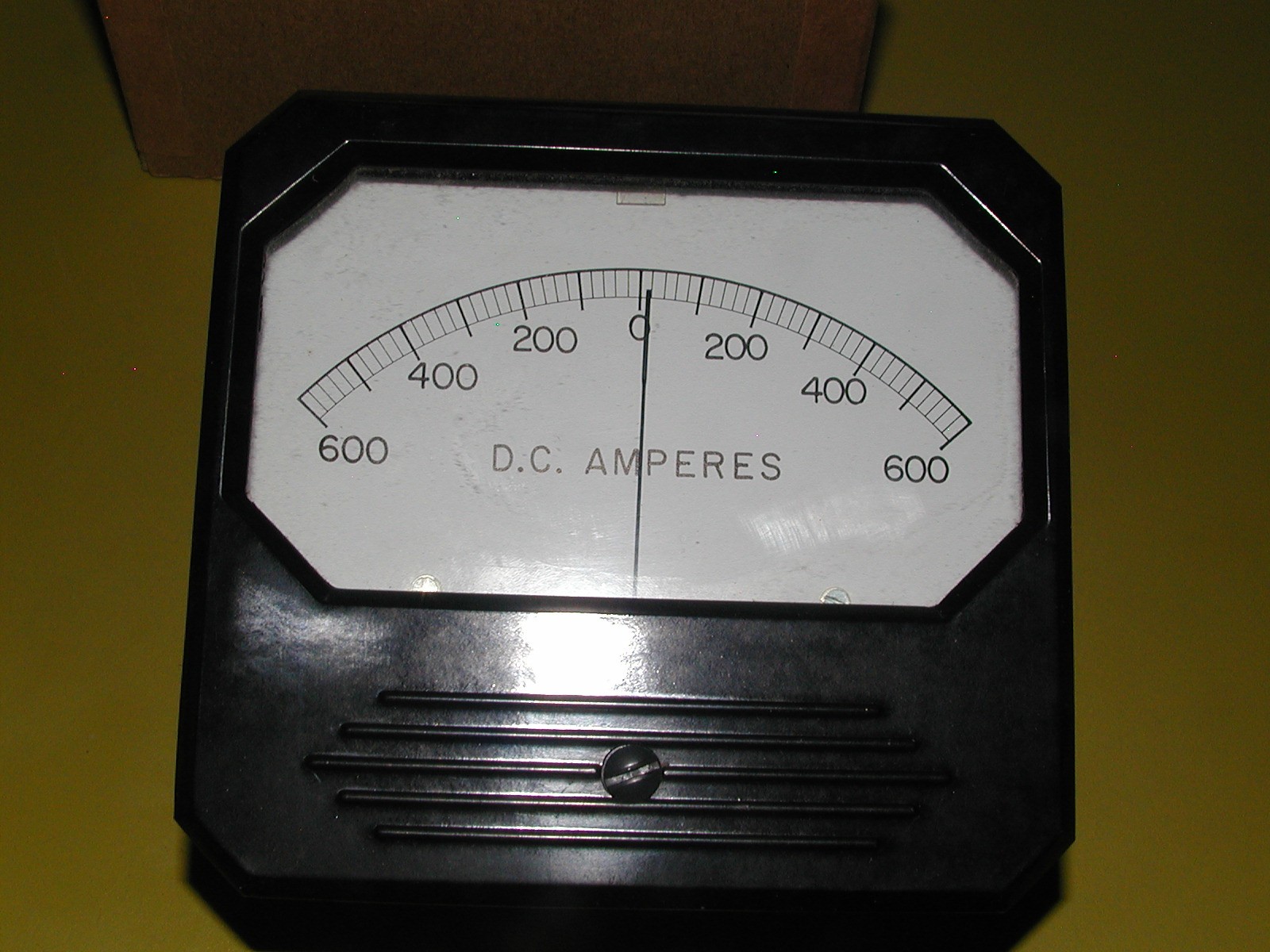 VINTAGE TRIPLETT  DC AMPERES GUAGE 600-0-600