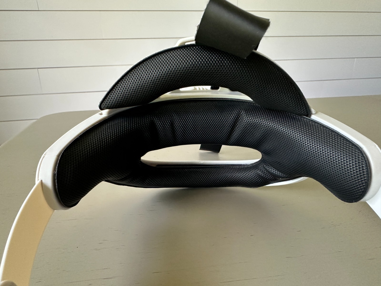 Meta Quest 2 Head Strap – Adjustable VR Strap – Excellent Condition