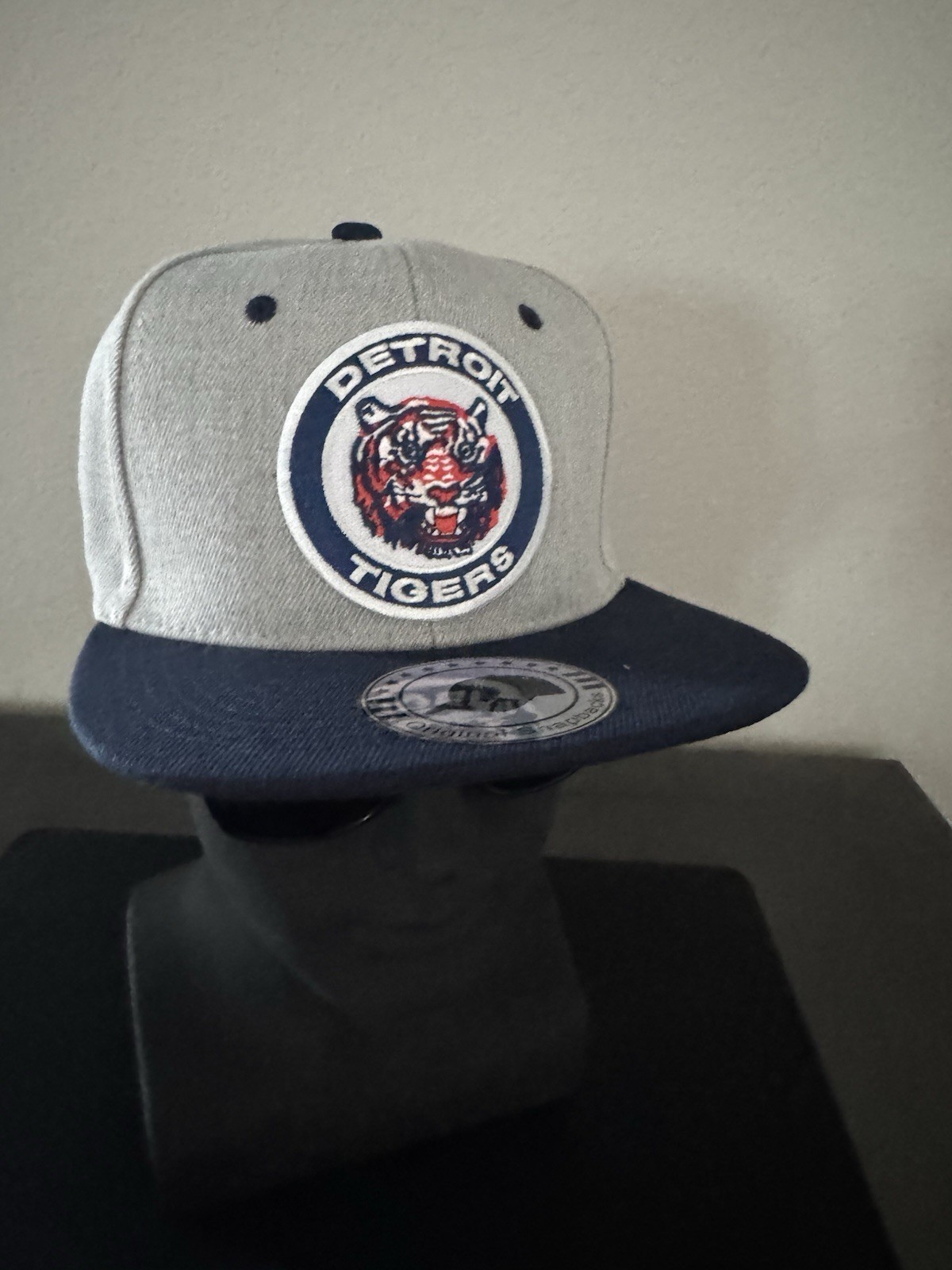 DETROIT TIGERS Retro Throwback 1984 Logo Heather Gray & Blue Snapback Hat NEW ⚾️