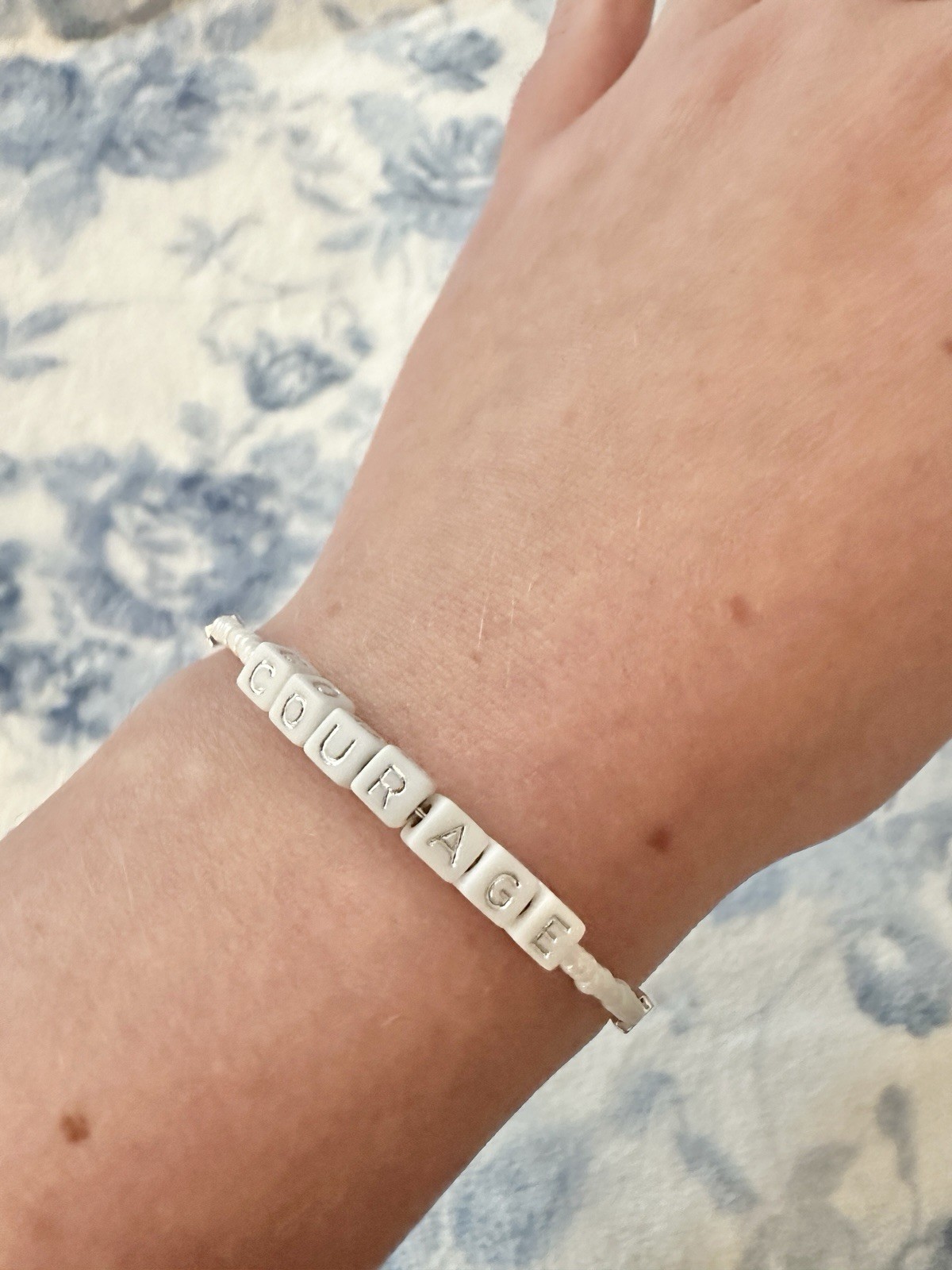 Handmade Memory Wire Seed Bead Affirmation Courage Bracelet Silver Star White