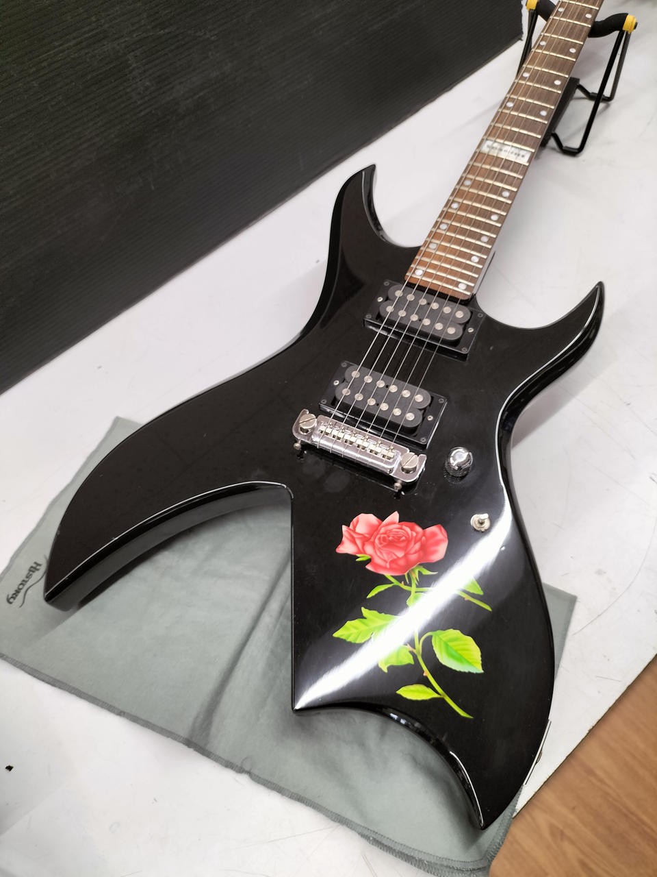 BURNY BG-125X Electric Guitar-01