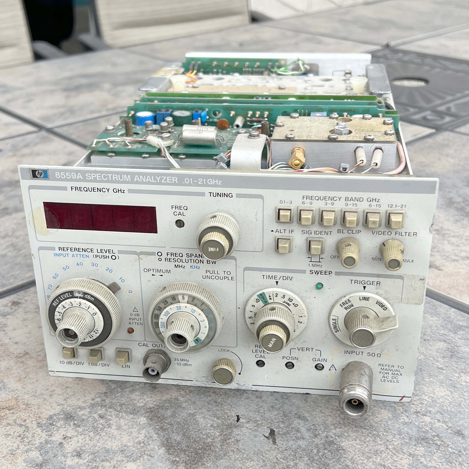 Hewlett Packard HP 8559A 21GHz Spectrum Analyzer for Parts or Repair
